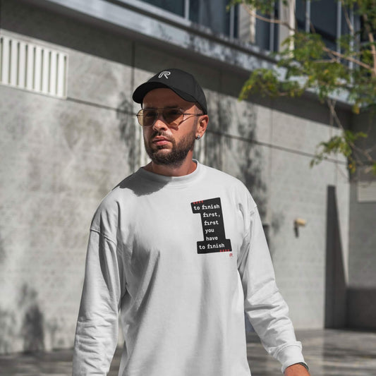 Sweater "To finish first" Div. kleuren