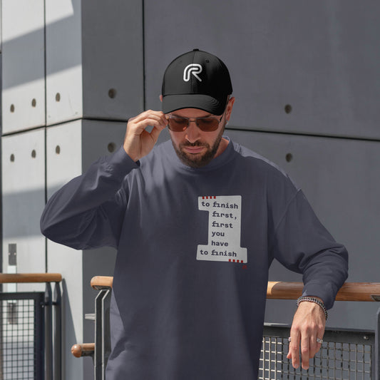 Sweater "To finish first" Div. kleuren