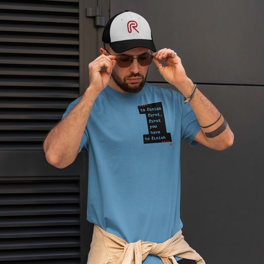 T-shirt "To finish first" Klein Zwart