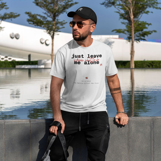 T-shirt "Leave me alone" tekst Zwart